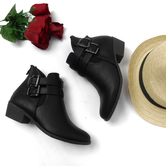 🆕️ Adrianna Ankle Boots - Picture 3 of 8